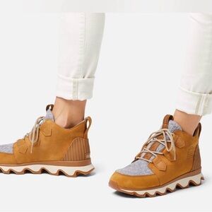 Sorel WOMEN'S KINETIC CARIBOU SNEAKER